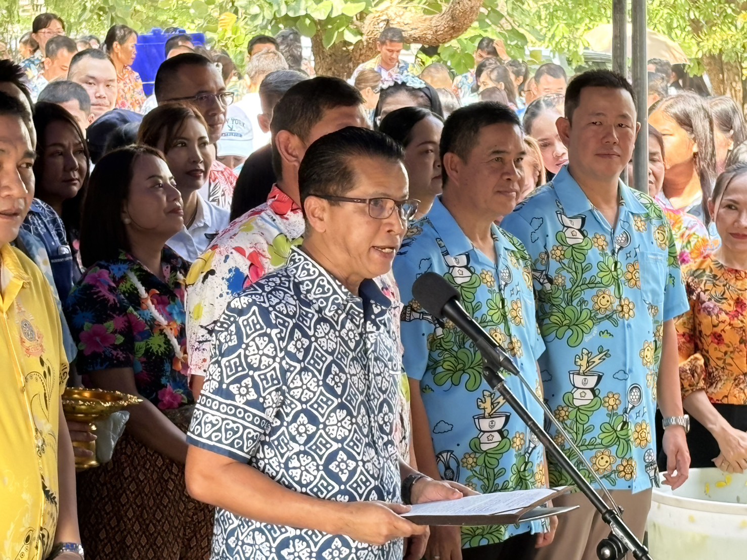 title - วันศุกร์ที่ 10 เมษายน 2569 นายประเสริฐ กาญจนเกียรติกุล ปฏิรูปที่ดินจังหวัดบุรีรัมย์ พร้อมด้วยเจ้าหน้าที่ ส.ป.ก.บุรีรัมย์ ร่วมพิธีสรงน้ำพระและพิธีรดน้ำดำหัวขอพรผู้ว่าราชการจังหวัดบุรีรัมย์เนื่องในประเพณีสงกรานต์ วันขึ้นปีใหม่ไทย ประจำปี 2569